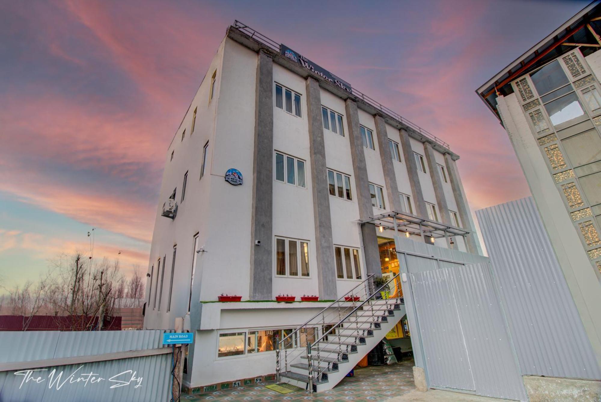 Hotel The Winter Sky Srinagar  Ngoại thất bức ảnh